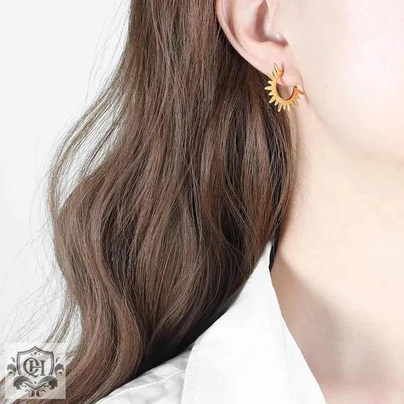 18K Gold Sun-Shaped Hollow Earrings