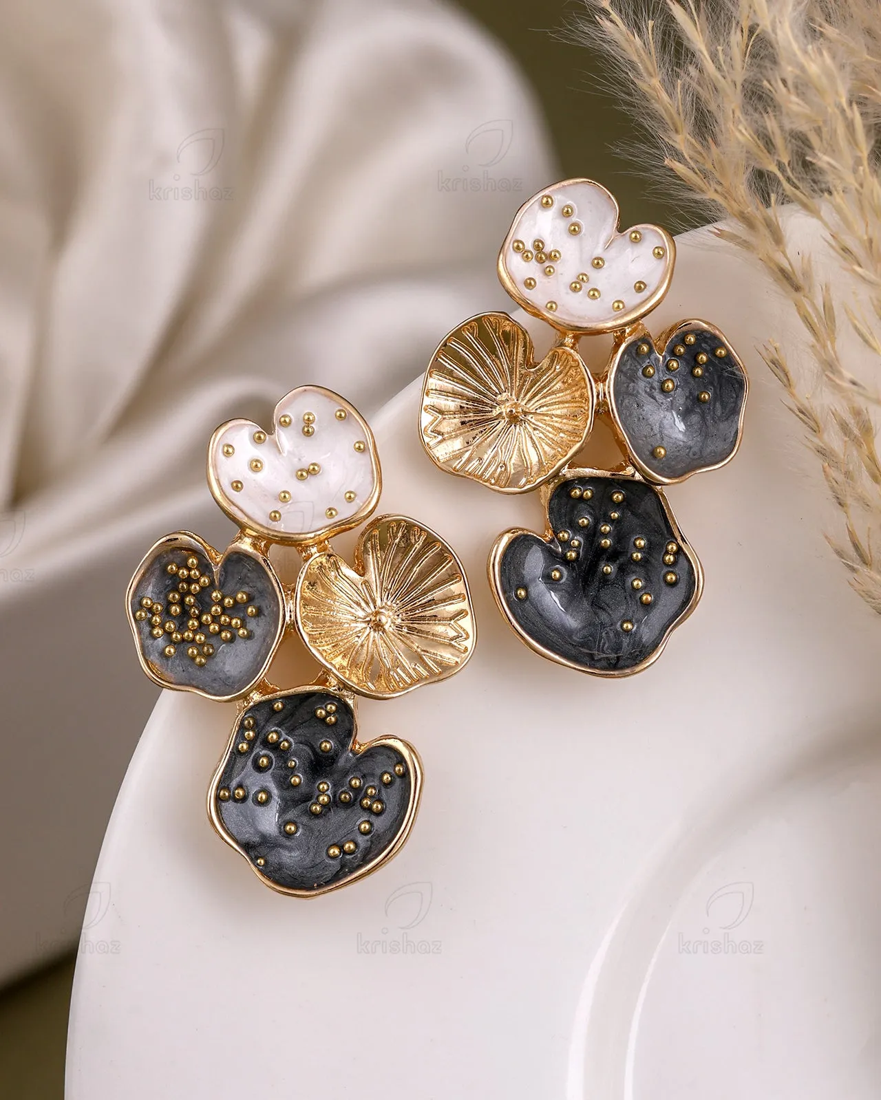 Aire Fashionable Studs-E