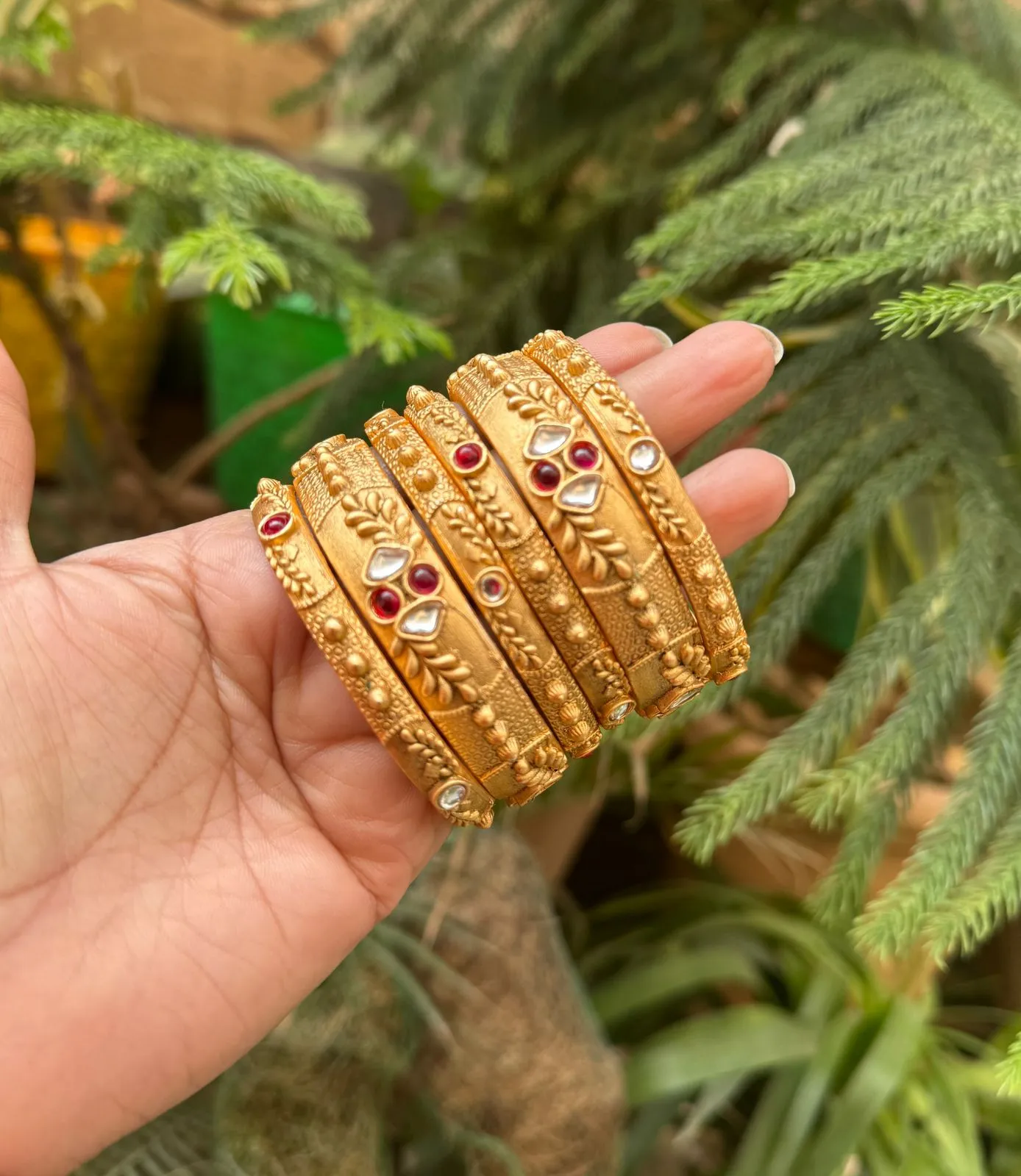 Antique Gold Plated Kundan Stones Bridal Bangles Set - 6 Pieces Premium Jewelry