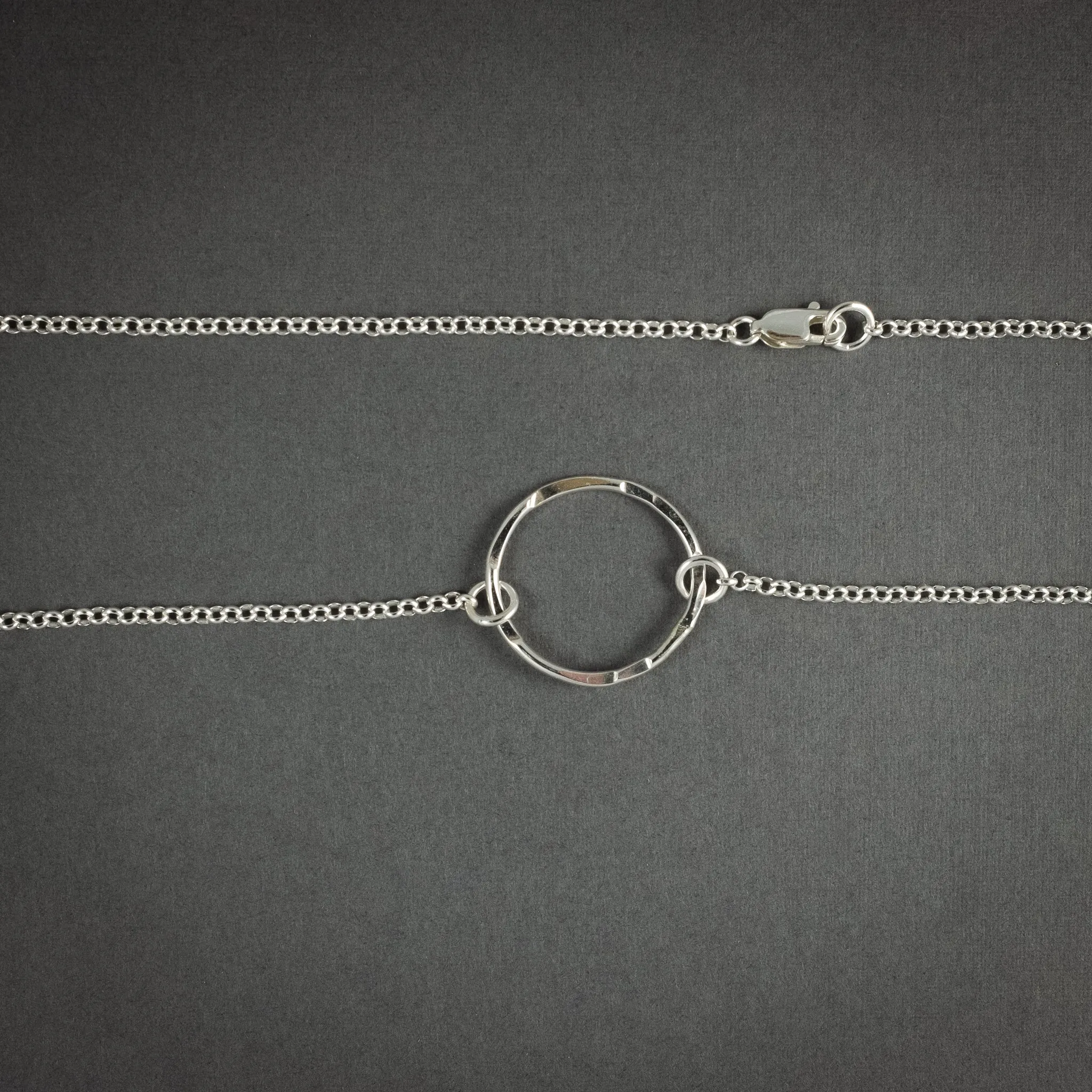 Circle Necklace Mini (Polished)