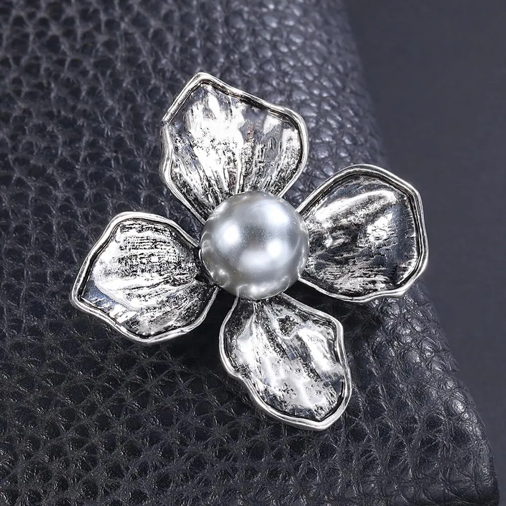 Dainty Brooch Pin for Women, Rhinestone Scarf Shawl Costume Brooches and Pins Flower Boutonniere Hat Bag Suit Dress Accessories Pearl Brooches Lapel Pins