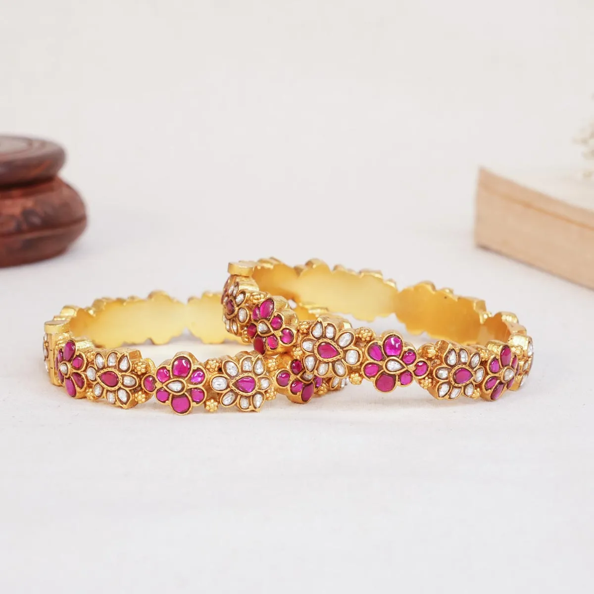 Dhivanikha Kundan Pair Bangle