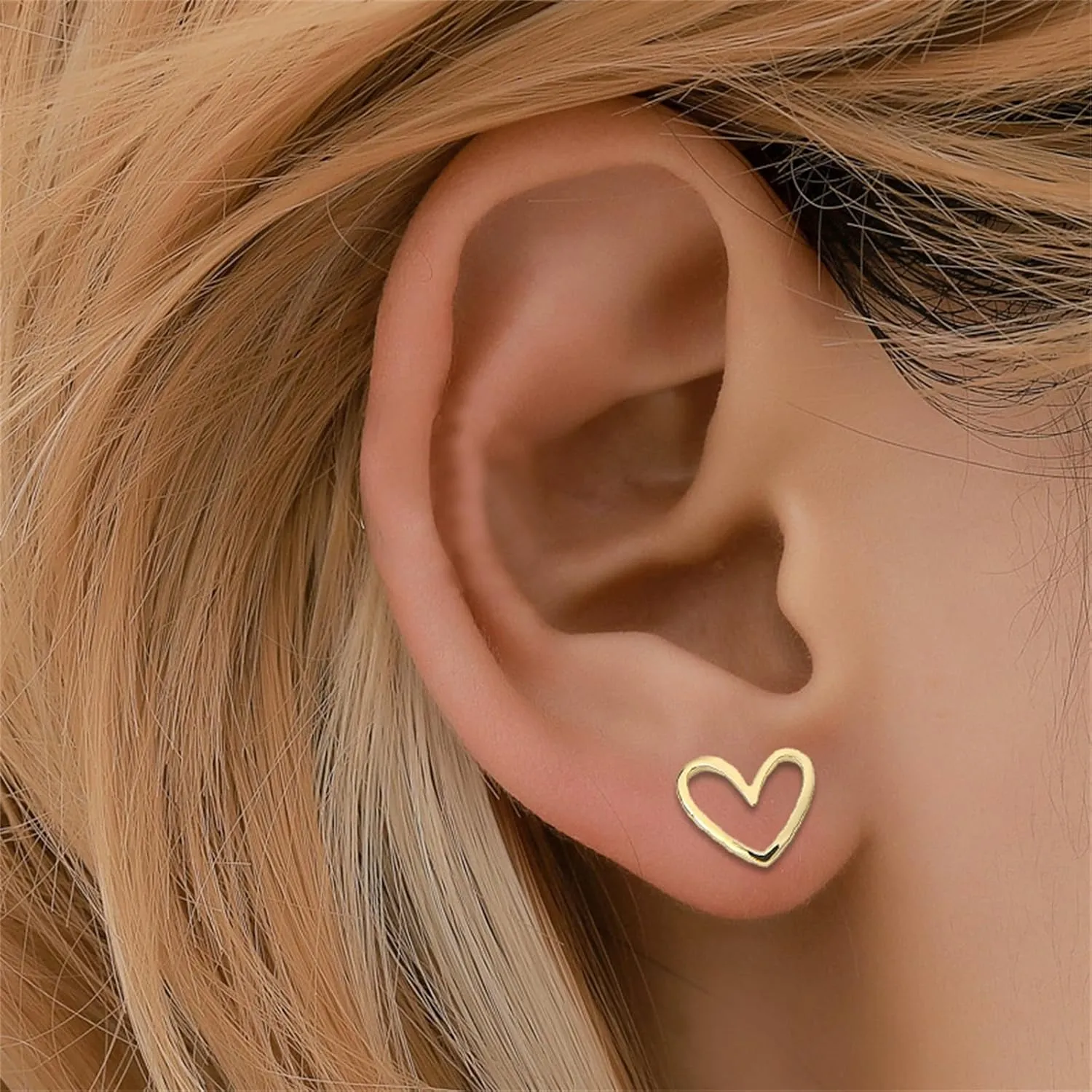Dreuyet Mini Heart Stud Earrings Stainless Steel Tiny Small Cartilage Tragus Stud Earrings Dainty Love Heart Earrings for Women