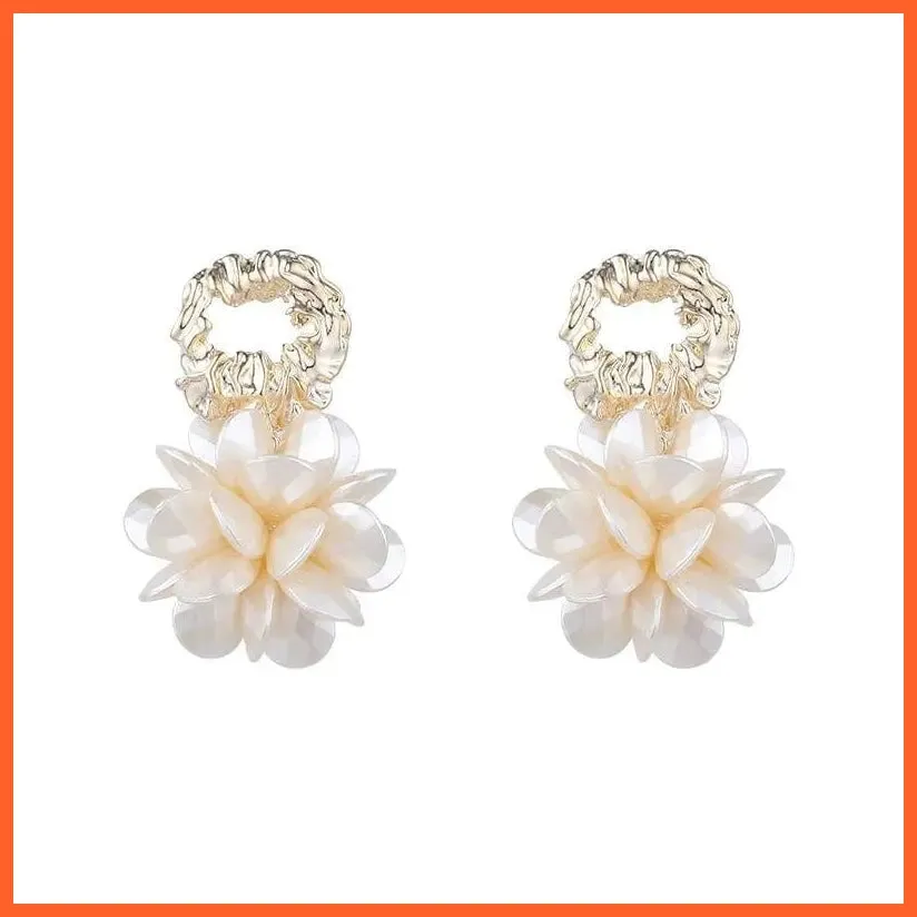 Elegant And Exquisite Acrylic Petal Pendant Earrings For Women