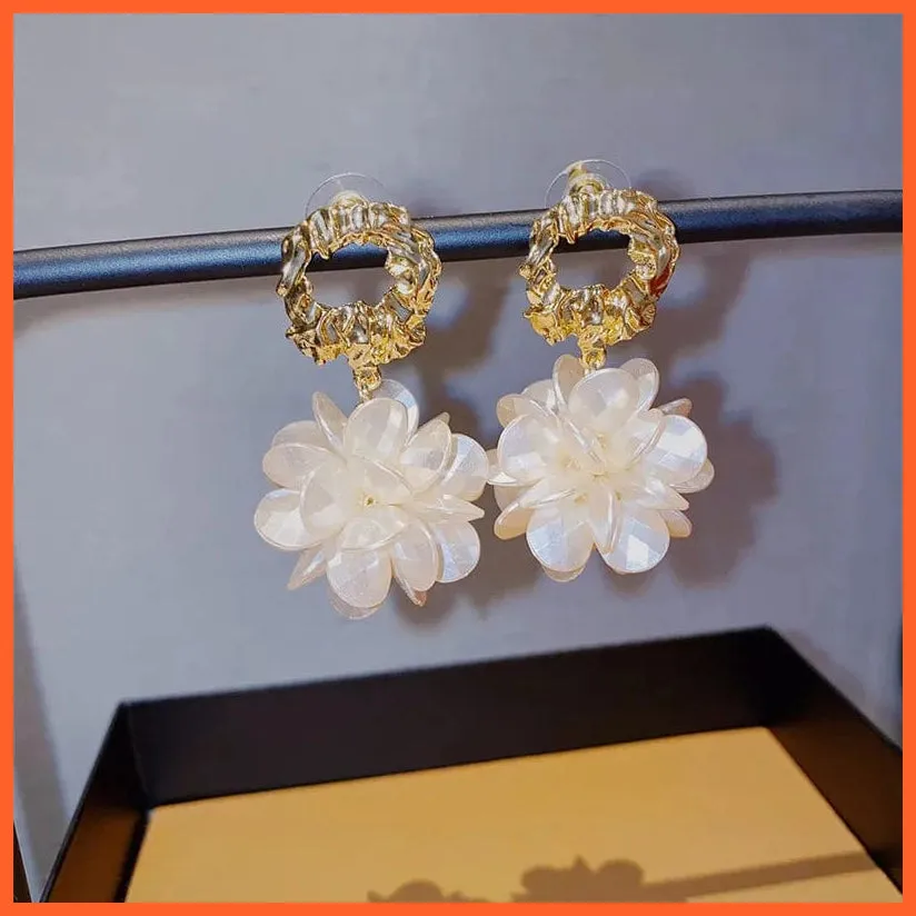 Elegant And Exquisite Acrylic Petal Pendant Earrings For Women