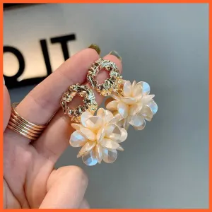 Elegant And Exquisite Acrylic Petal Pendant Earrings For Women