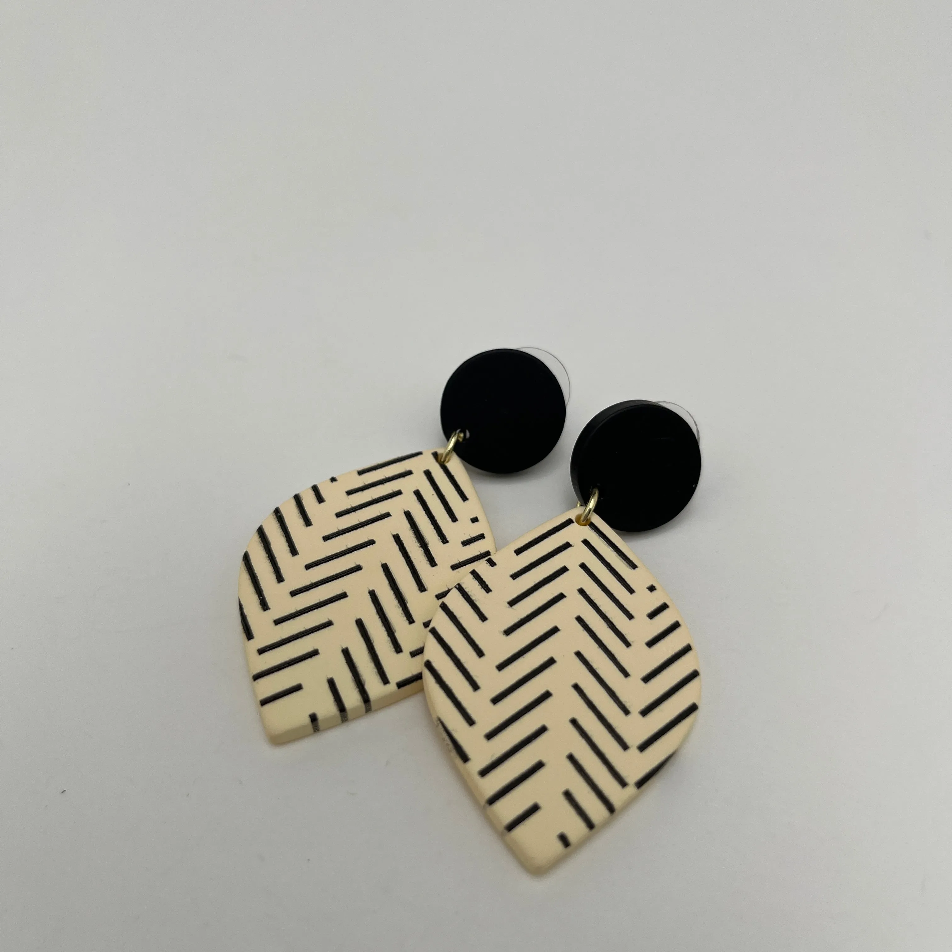 Exquisite black and white polymer clay rhombus-shaped earrings, limited stock