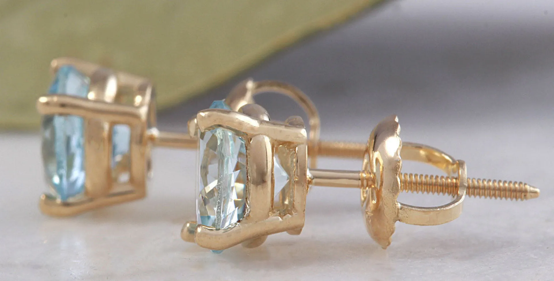 Exquisite Top Quality 2.00 Carats Natural Aquamarine 14K Solid Yellow Gold Stud Earrings