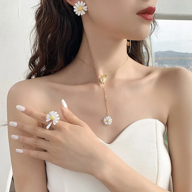 FFLACELL New Asymmetric White Enamel Daisy Flower bracelet Vintage