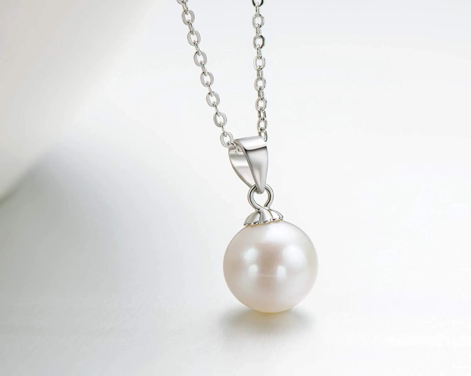 Freshwater Pearl Necklace for Women, Single White Pearl Pendant with 925 Sterling Silver Chain Pearl Jewelry Gifts for Mom Wife