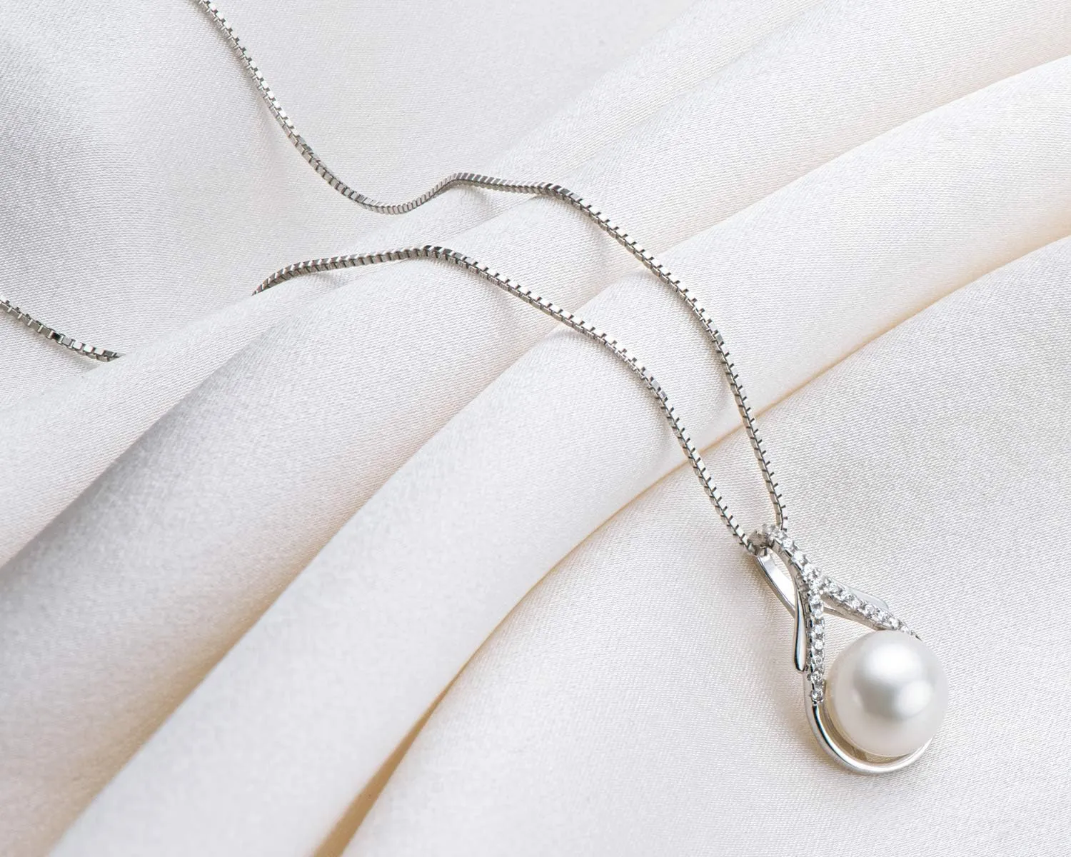 Freshwater Pearl Necklace for Women, Single White Pearl Pendant with 925 Sterling Silver Chain Pearl Jewelry Gifts for Mom Wife