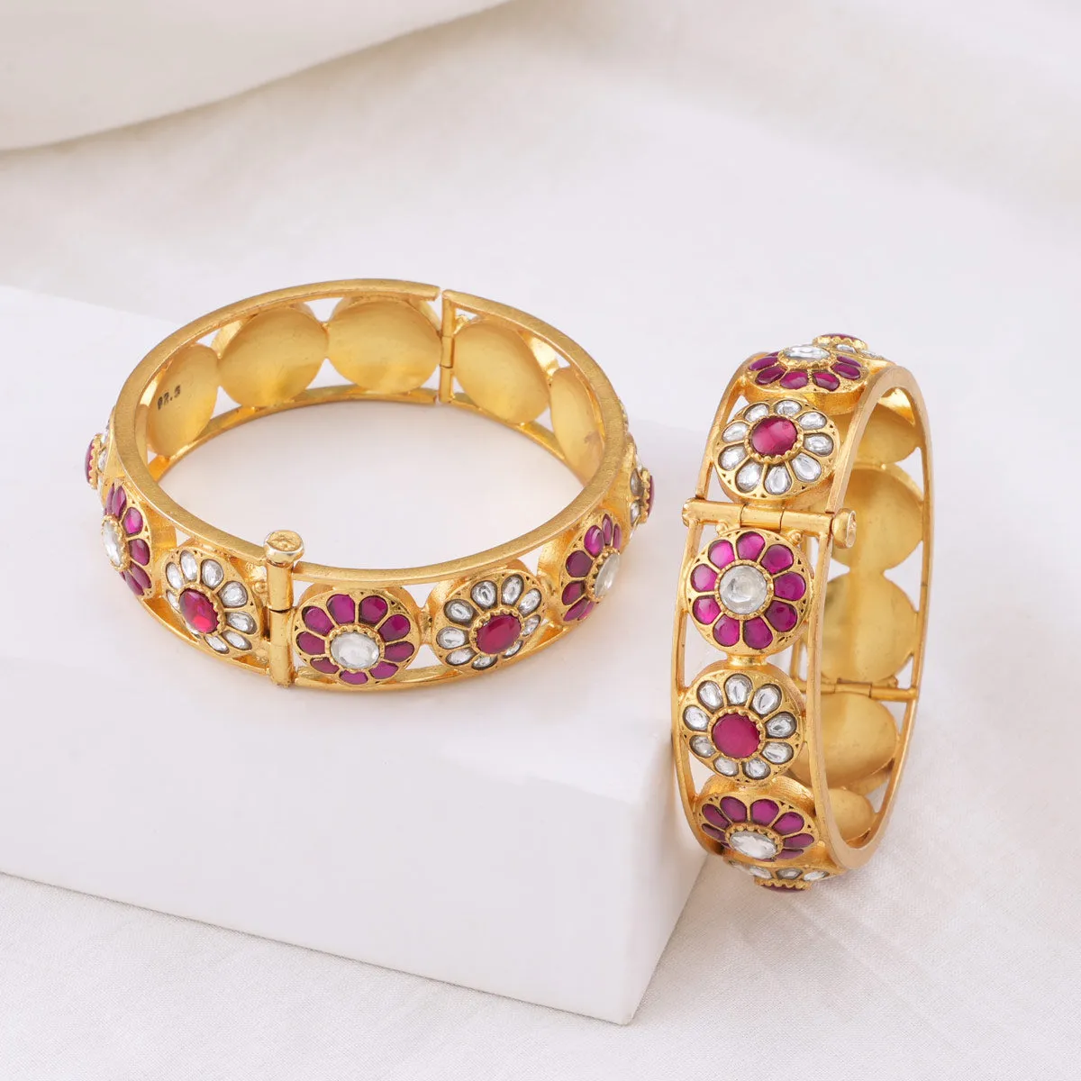 Hanaya Kundan Pair Bangle