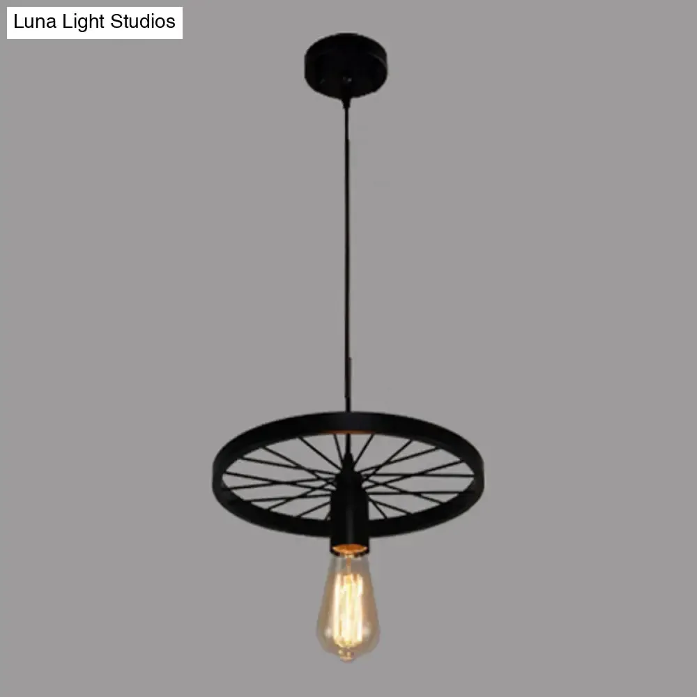 Industrial Metal Wagon Wheel Pendant Lamp: Black Hanging Light Fixture for Restaurants
