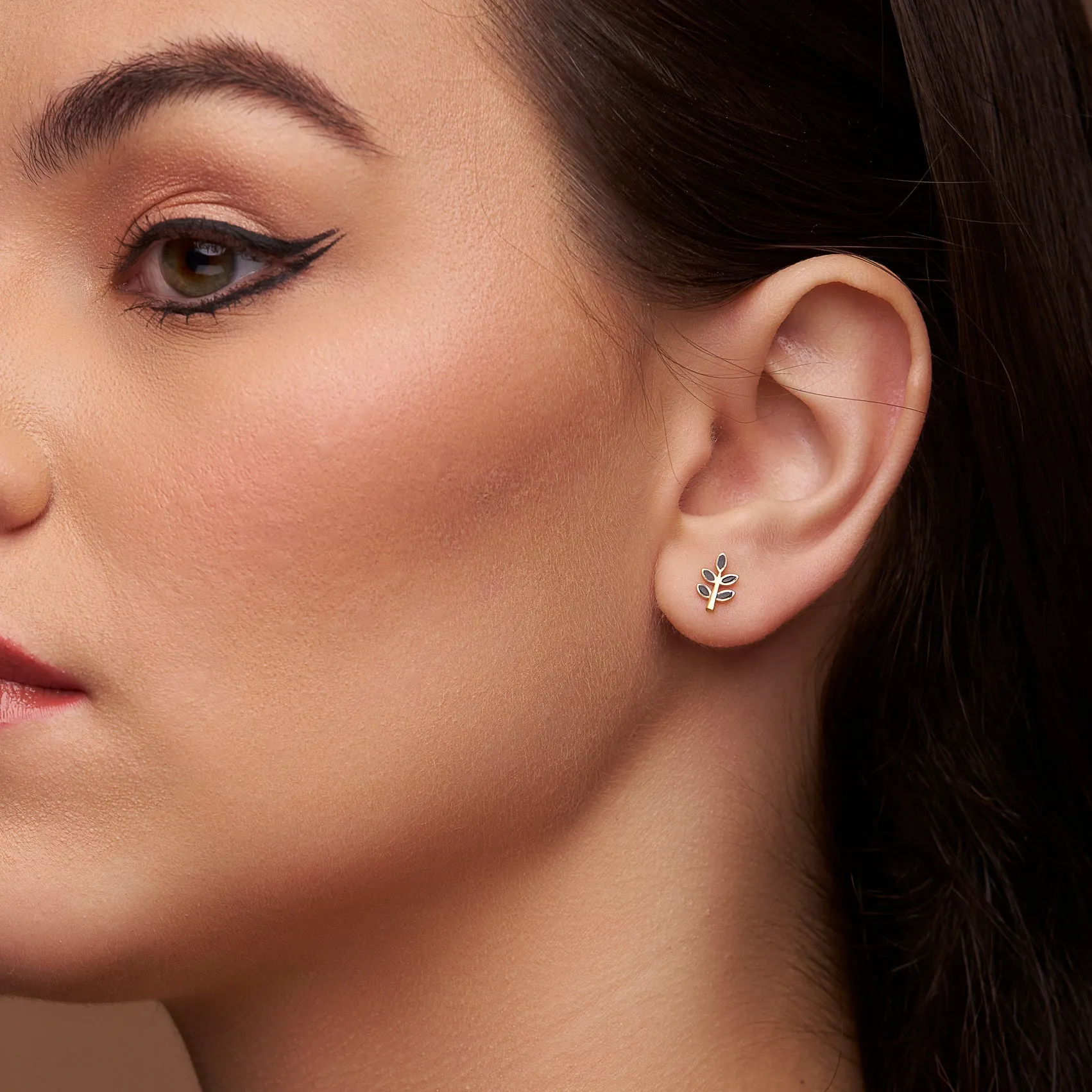 Leaf Style Enamel Stud