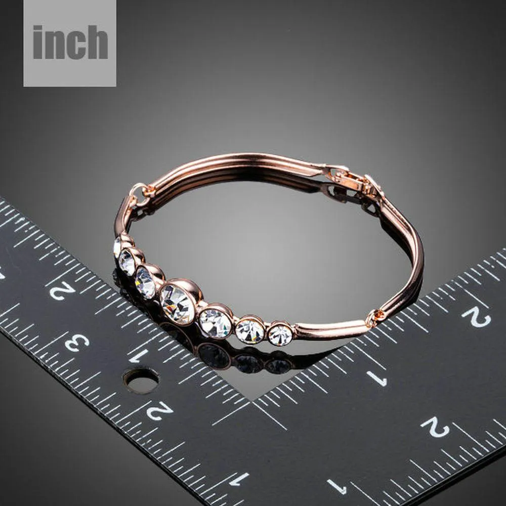 Lightweight Round Crystals Bangle