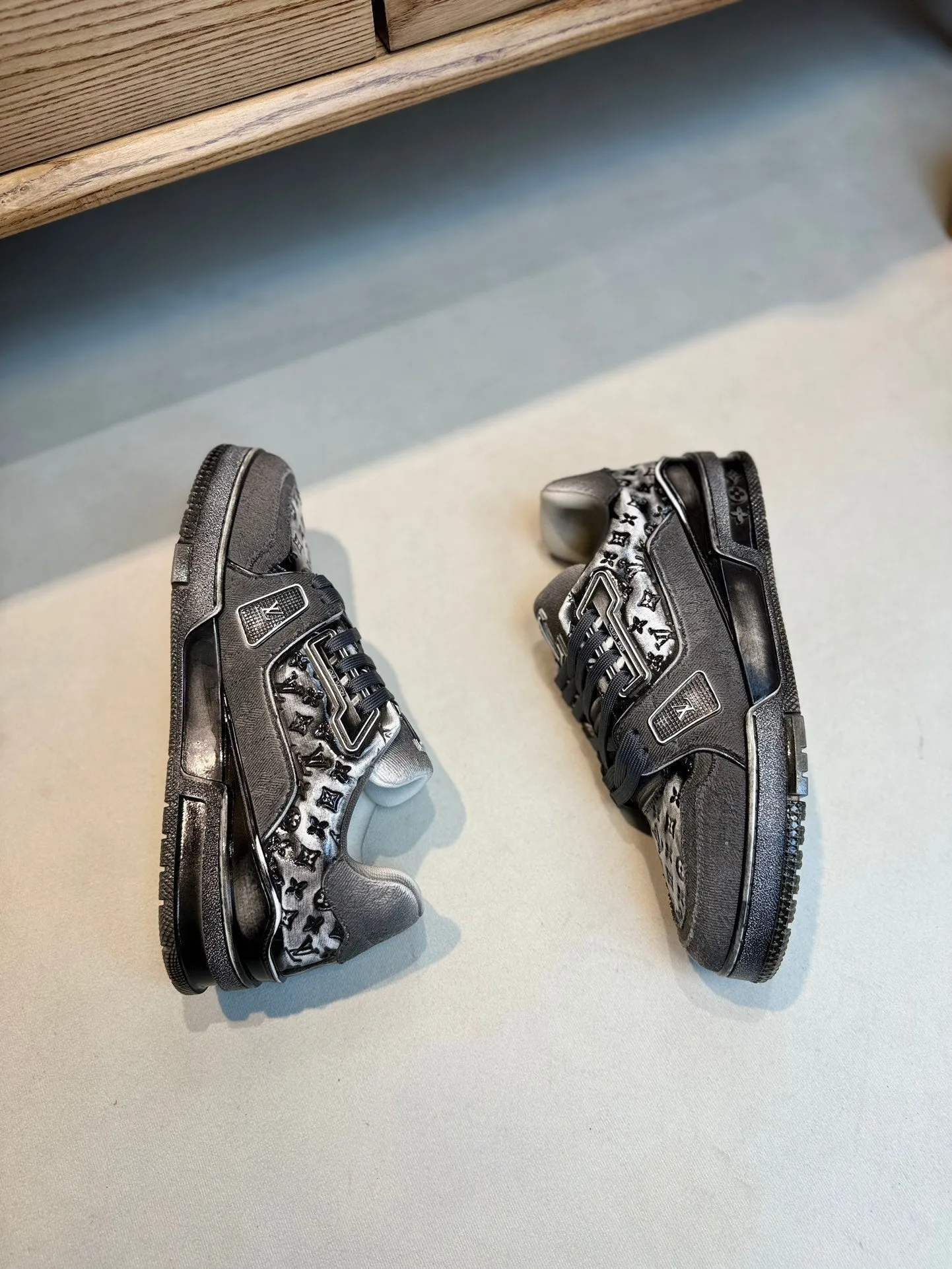 LV TRAINER MONOGRAM DENIM WHITE BLACK SNEKER