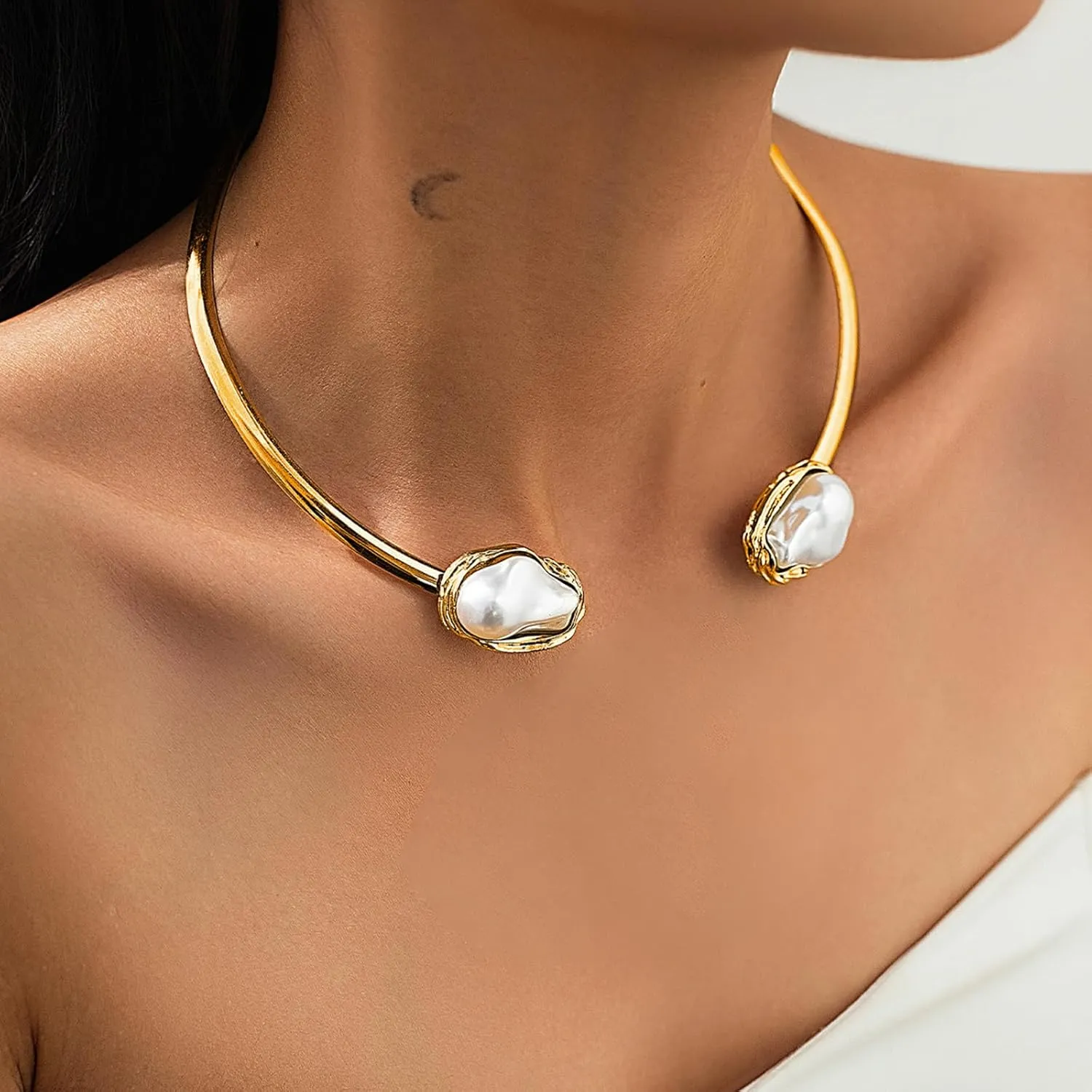 Metal Pearl Open Choker Necklace Gold Pearl Choker Necklaces Round Open Cuff Necklace Irregular Big Pearl Statement Necklace Pearl Jewelry for Women