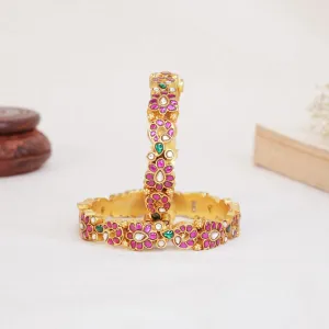 Nihashini Kundan Pair Bangle