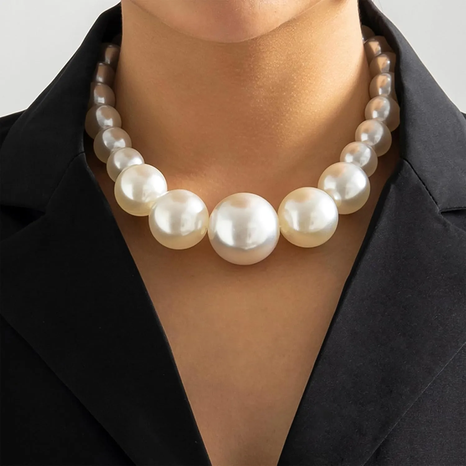 Pearl Choker Necklace for Women Vintage Pearl Beaded Necklace Gold Twisted Pearl Necklace Chunky Pearl Statement Necklace Pary Prom Necklace