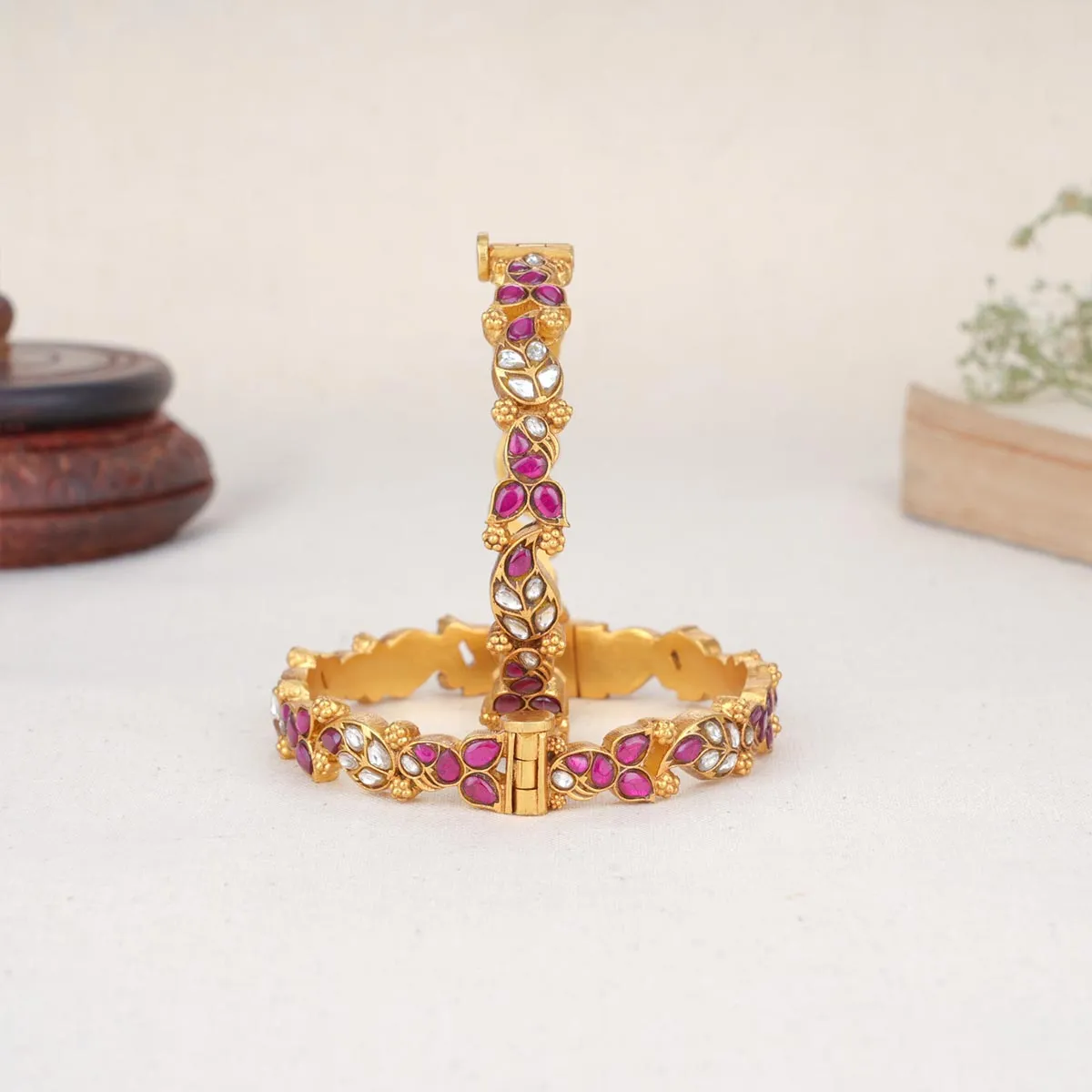 Revisha Kundan Pair Bangle