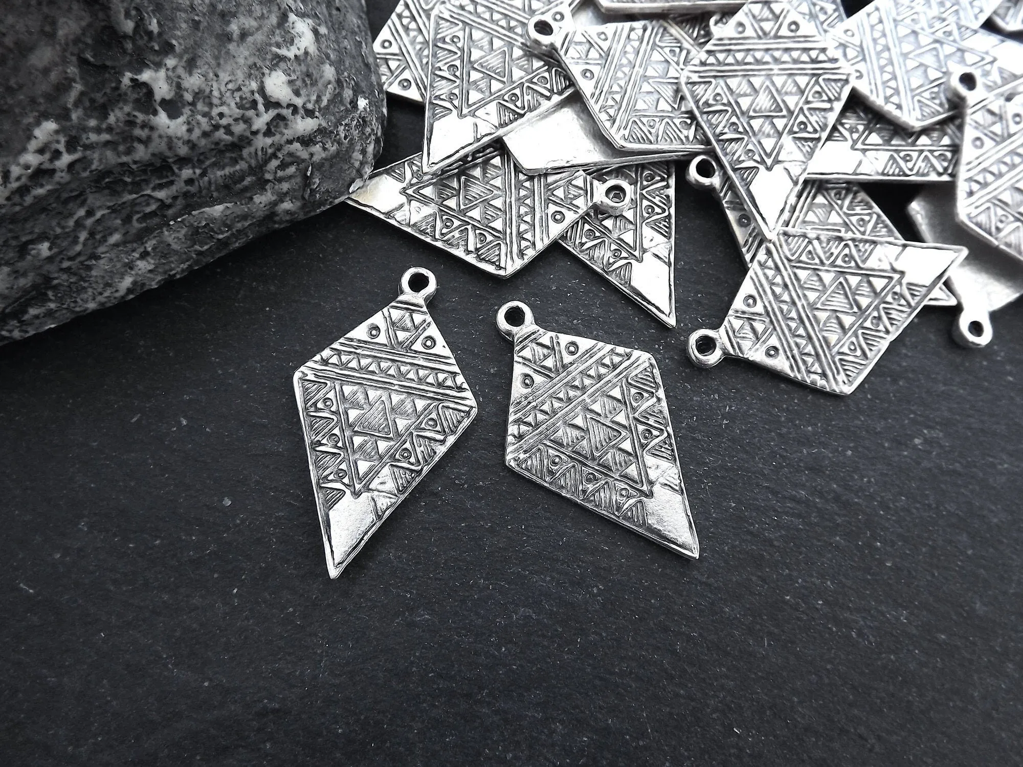 Rustic Tribal Pendant, Diamond Spear Pendant, Triangle Medallion, Rustic Jewelry, Artisan Charm, Jewelry Supply, Antique Silver Plated, 2pc