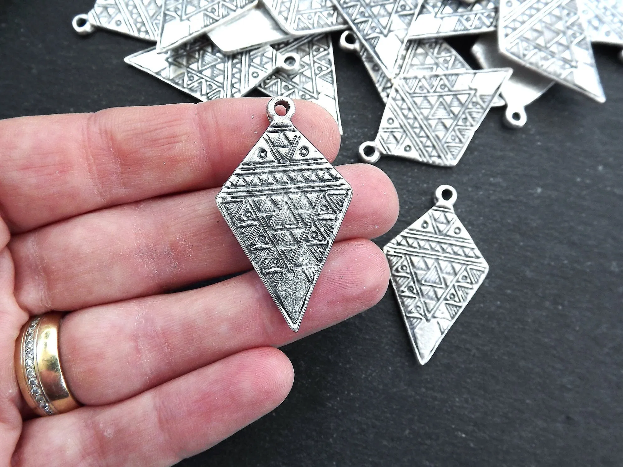 Rustic Tribal Pendant, Diamond Spear Pendant, Triangle Medallion, Rustic Jewelry, Artisan Charm, Jewelry Supply, Antique Silver Plated, 2pc