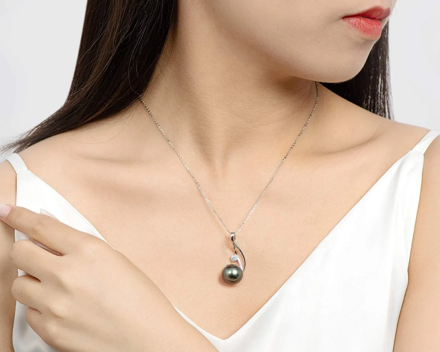 Tahitian Black Pearl Necklace for Women Genuine 9-10mm Round Tahitian Cultured Pearls Pendant 18K Gold Plated 925 Sterling Silver - Jewelry Gifts for Mom Wife Daughter