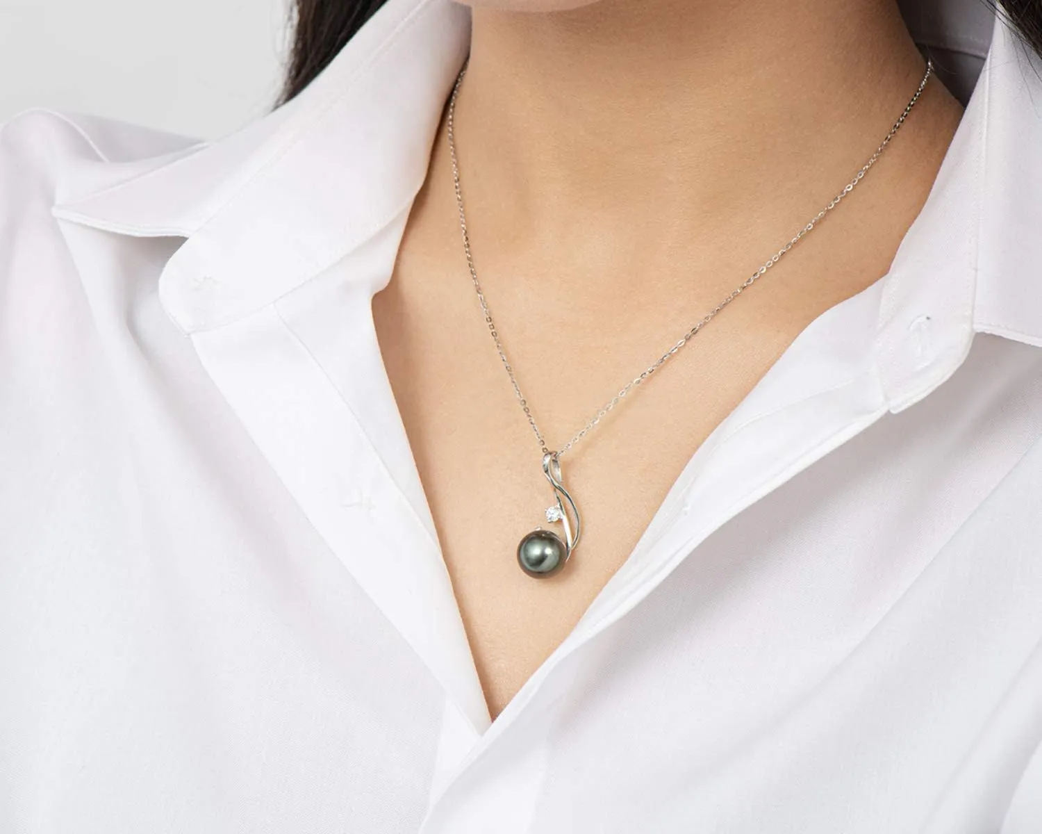 Tahitian Black Pearl Necklace for Women Genuine 9-10mm Round Tahitian Cultured Pearls Pendant 18K Gold Plated 925 Sterling Silver - Jewelry Gifts for Mom Wife Daughter