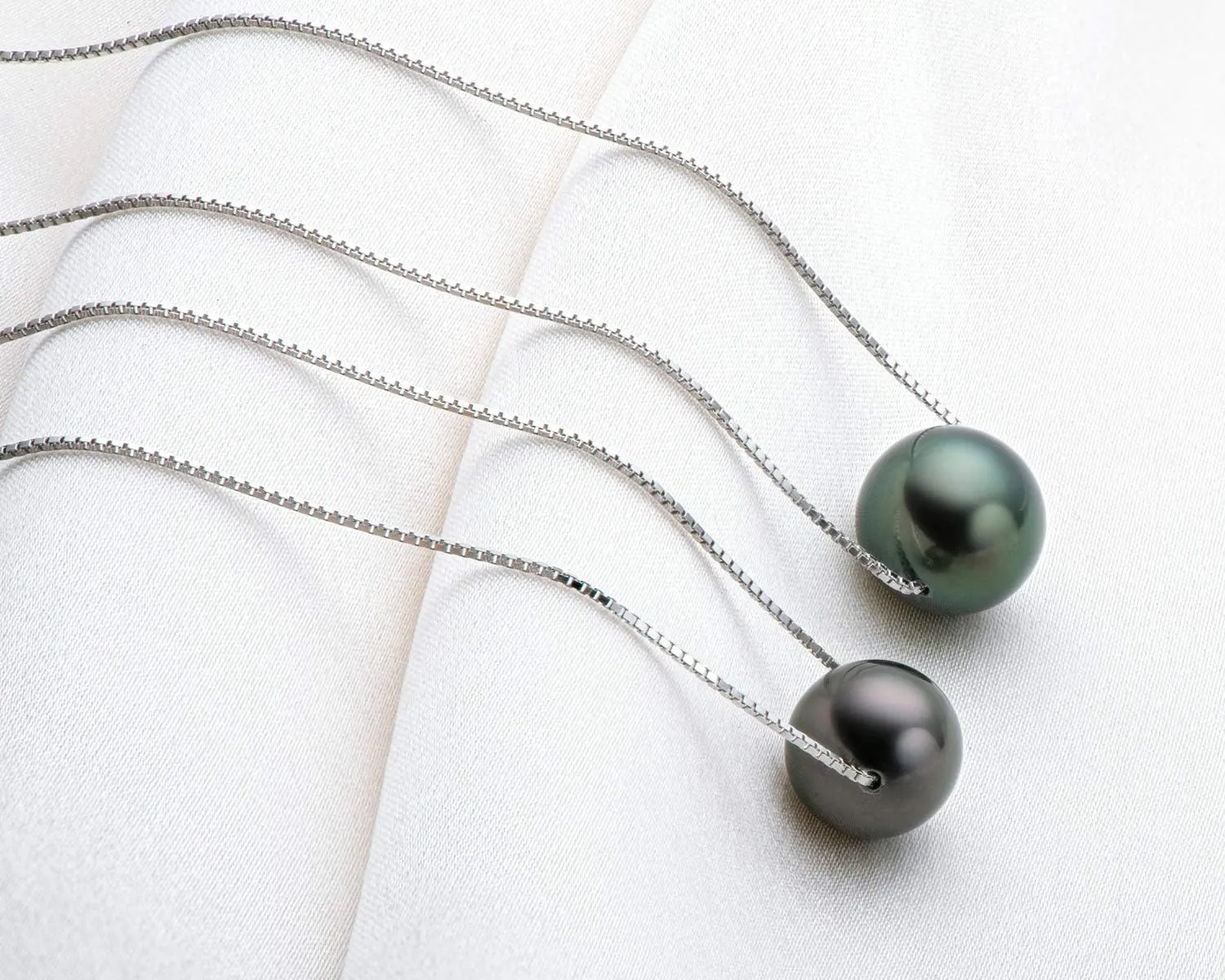 Tahitian Black Pearl Necklaces for Women, 925 Sterling Silver Single Pearl Pendant Necklace with Moissanite, Birthday Anniversary Jewelry Gifts for Wife Mom