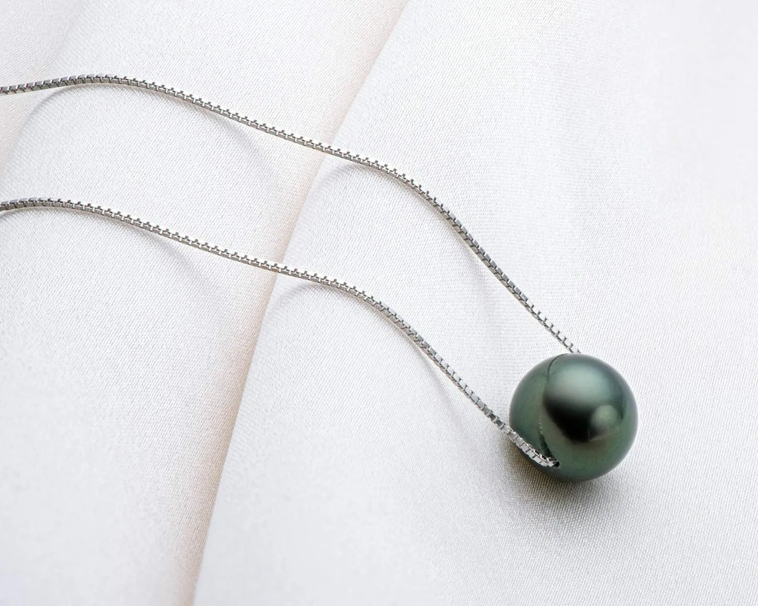 Tahitian Black Pearl Necklaces for Women, 925 Sterling Silver Single Pearl Pendant Necklace with Moissanite, Birthday Anniversary Jewelry Gifts for Wife Mom