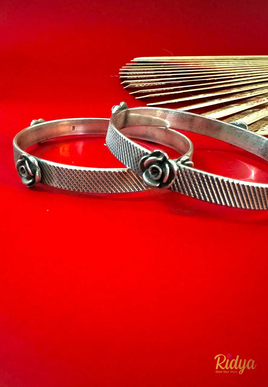 Textured rose embellished Classic Bangle