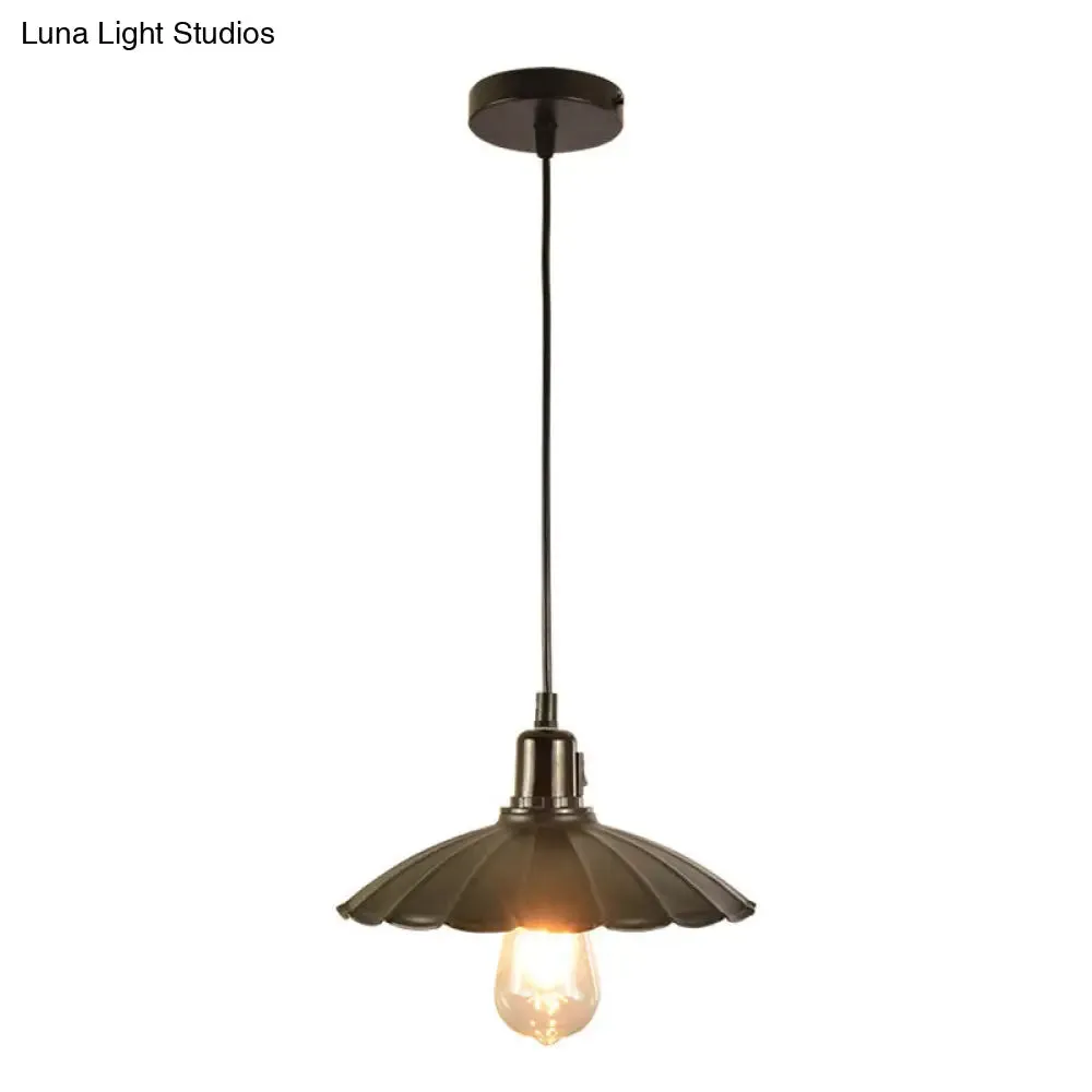 Vintage Black Scalloped Pendant Light - Metal 1-Light Suspension Lighting for Dining Room