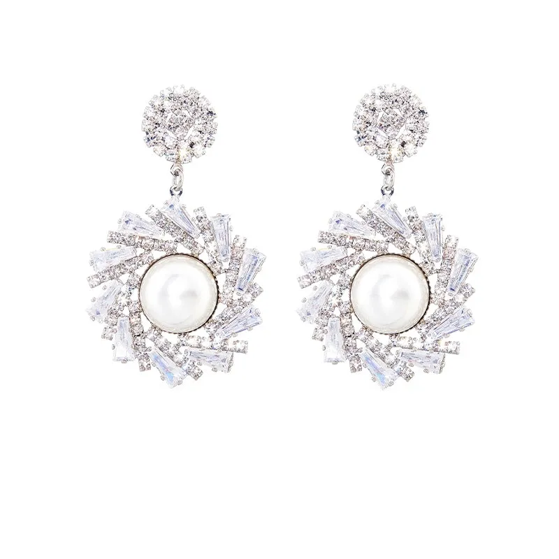 Wardrobes by Chen Luxury Pearl Chain Retro Chic Earrings-Pearl