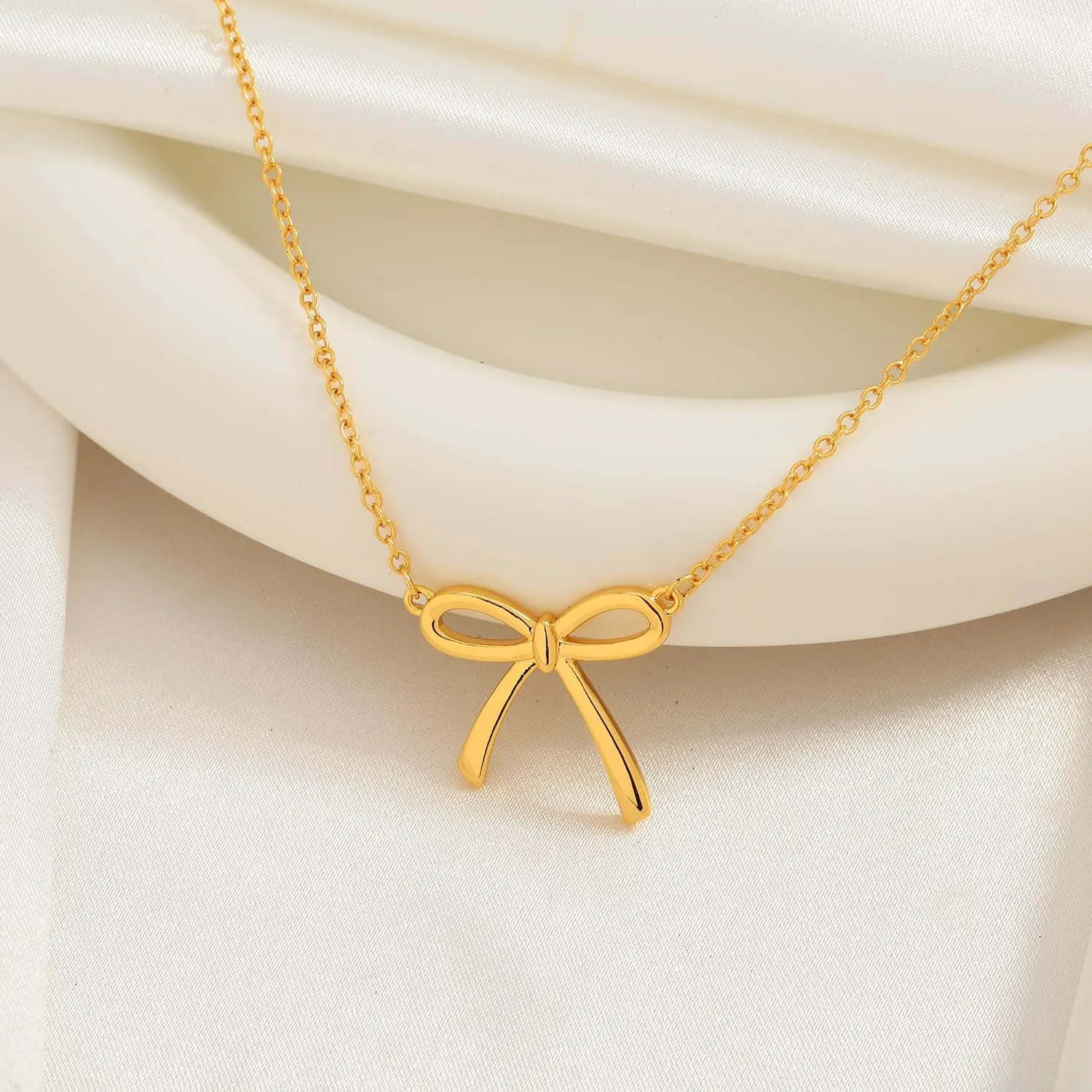 WOWORAMA Gold Bow Necklace for Women Dainty Bowknot Pendant Necklace Trendy Ribbon Bow Choker Necklace Adjustable Chain Bow Necklace Jewelry