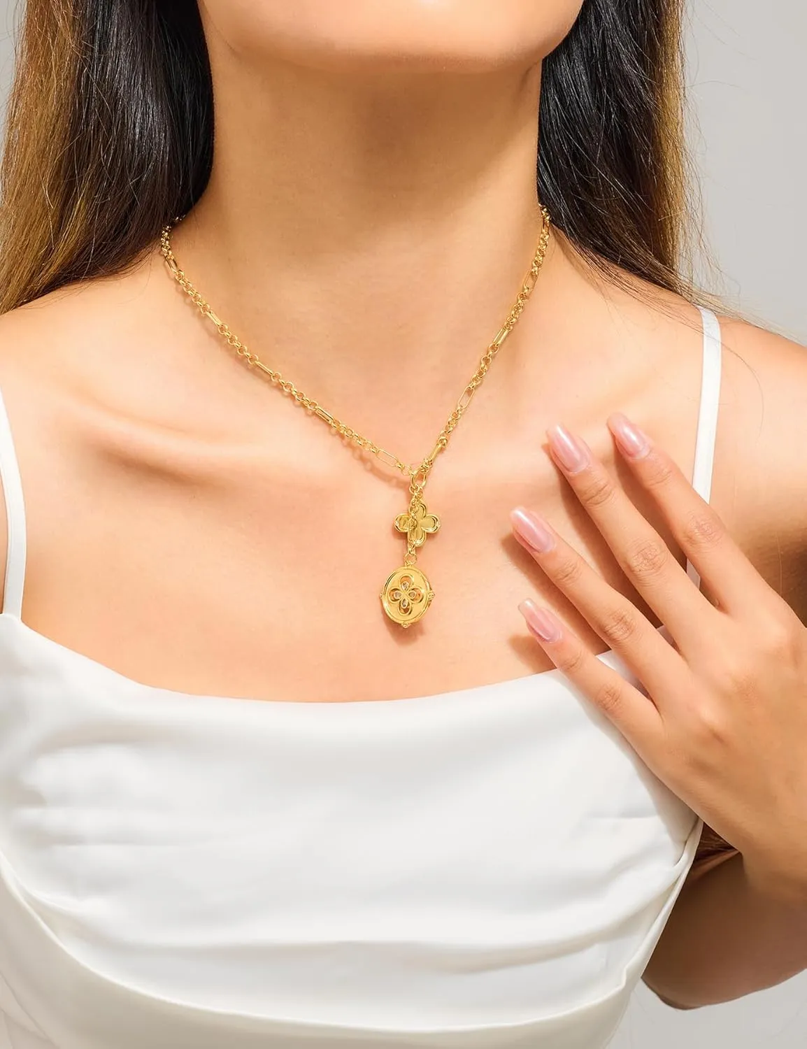 WOWORAMA Gold Pendant Necklace for Women Trendy Sun Star Cross Charm Necklace Lucky Leaf Heart Choker Necklace Chunky Gold Chain Necklace